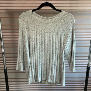 Gorgeous size small Loft 3/4 sleeve sweater